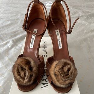 Manolo Blahnik Vintage Brown Suede Baia Dorsay Pump Mink Floret Sz 37 EU